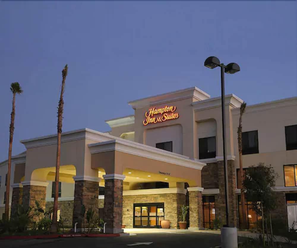 Hampton Inn & Suites Chino Hills Exterior photo