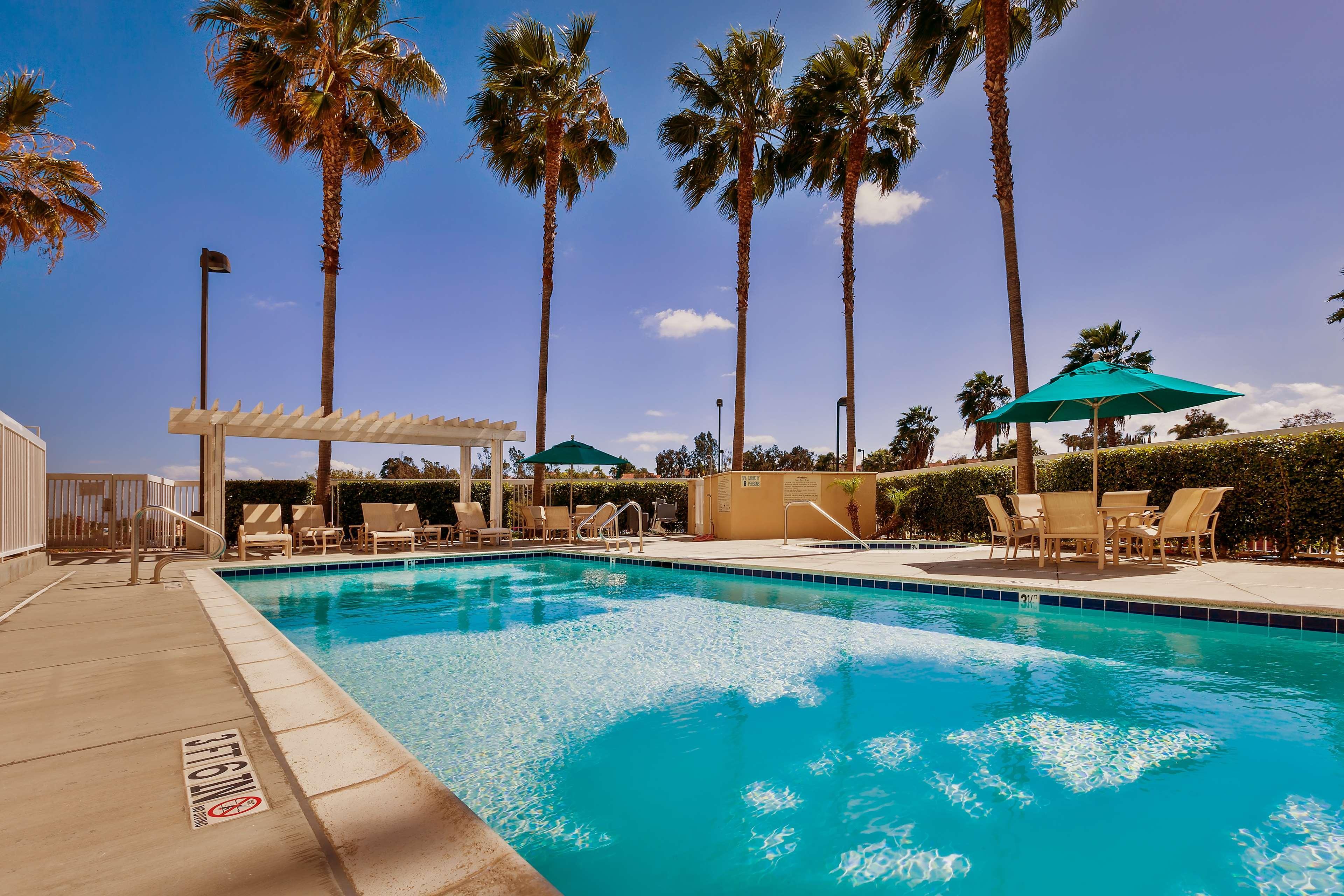 Hampton Inn & Suites Chino Hills Exterior photo
