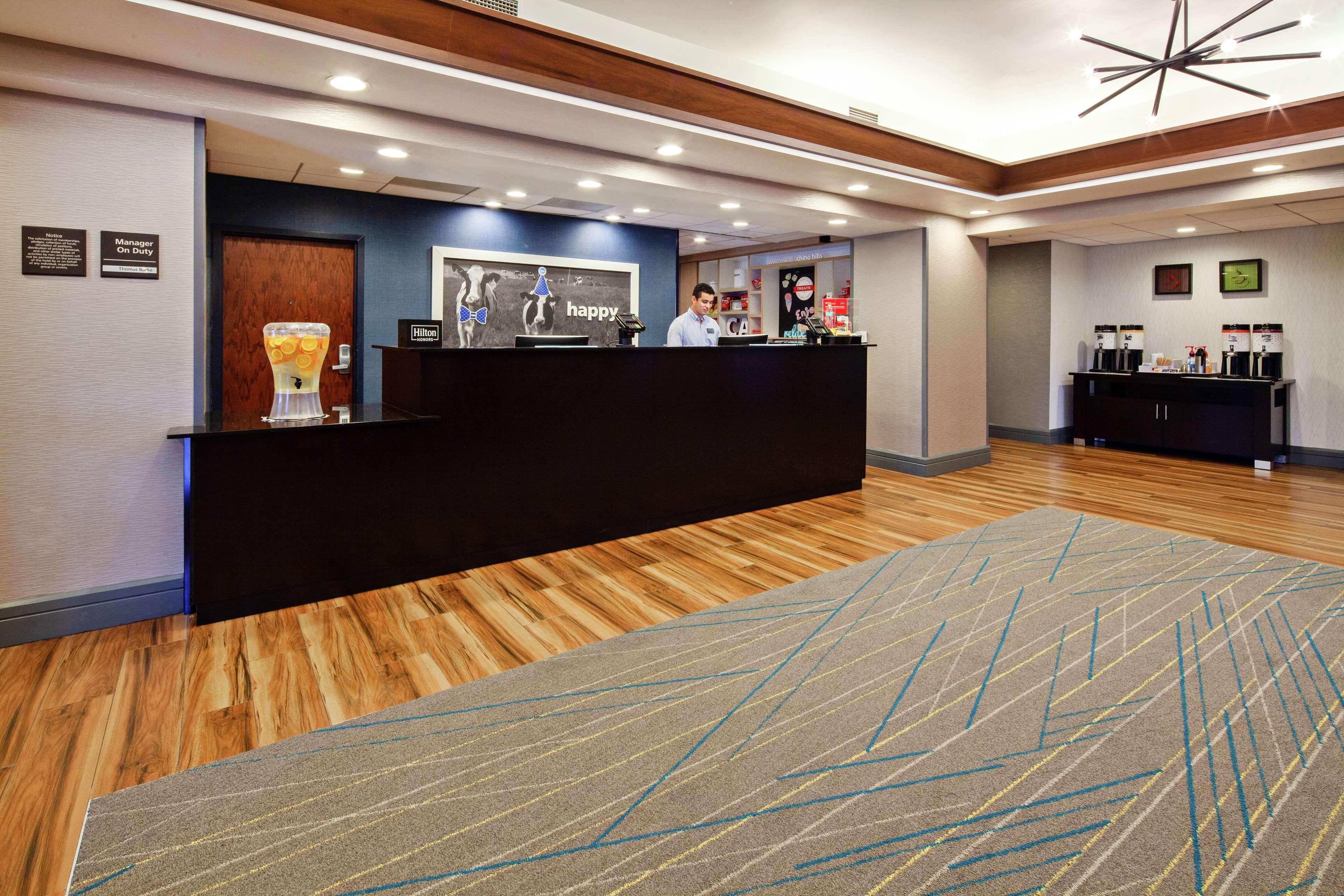 Hampton Inn & Suites Chino Hills Exterior photo
