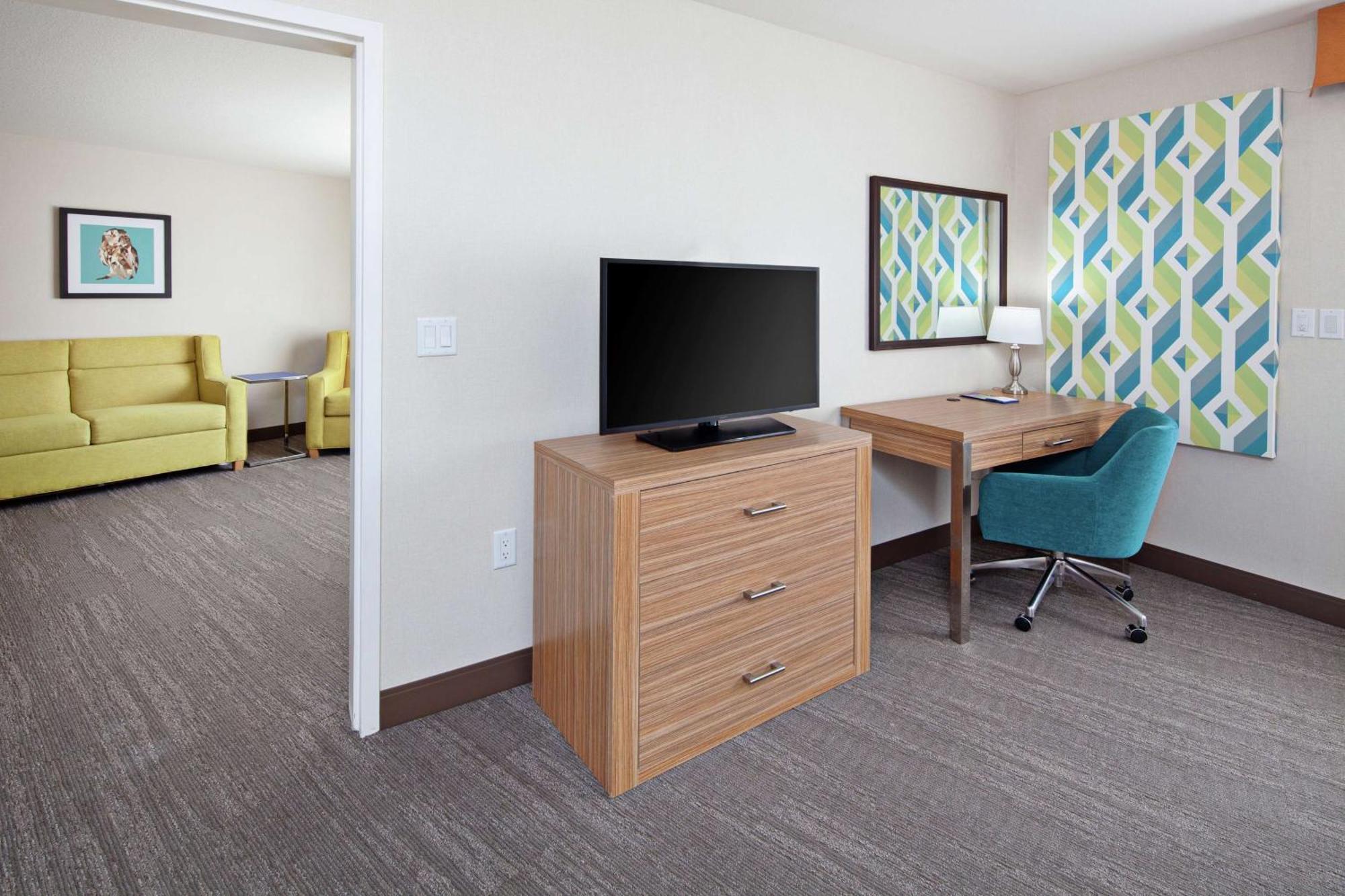 Hampton Inn & Suites Chino Hills Exterior photo