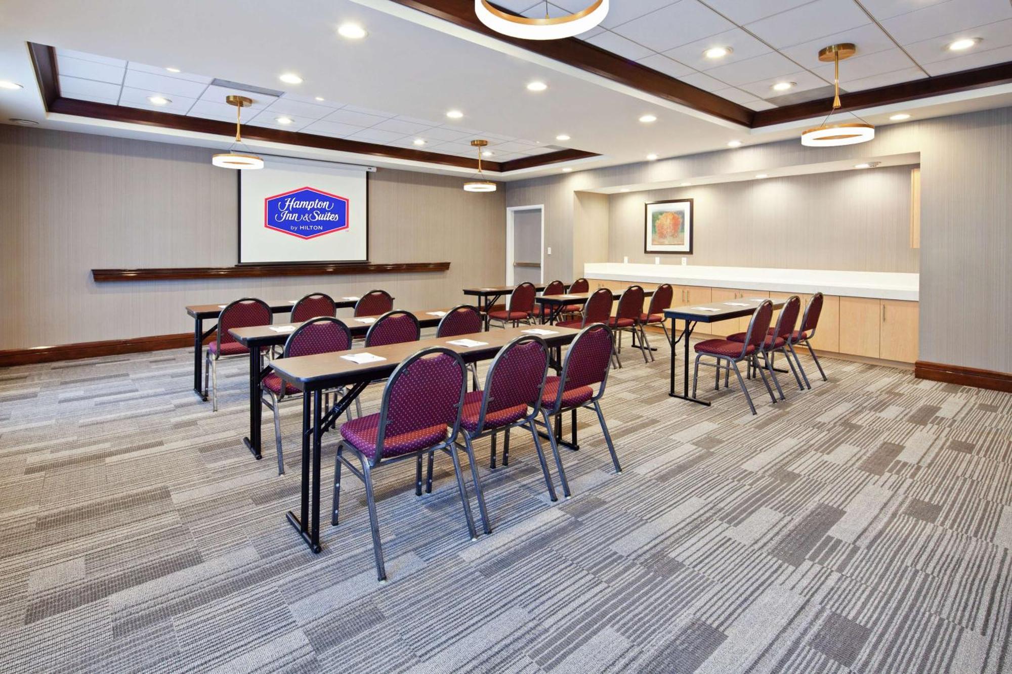 Hampton Inn & Suites Chino Hills Exterior photo
