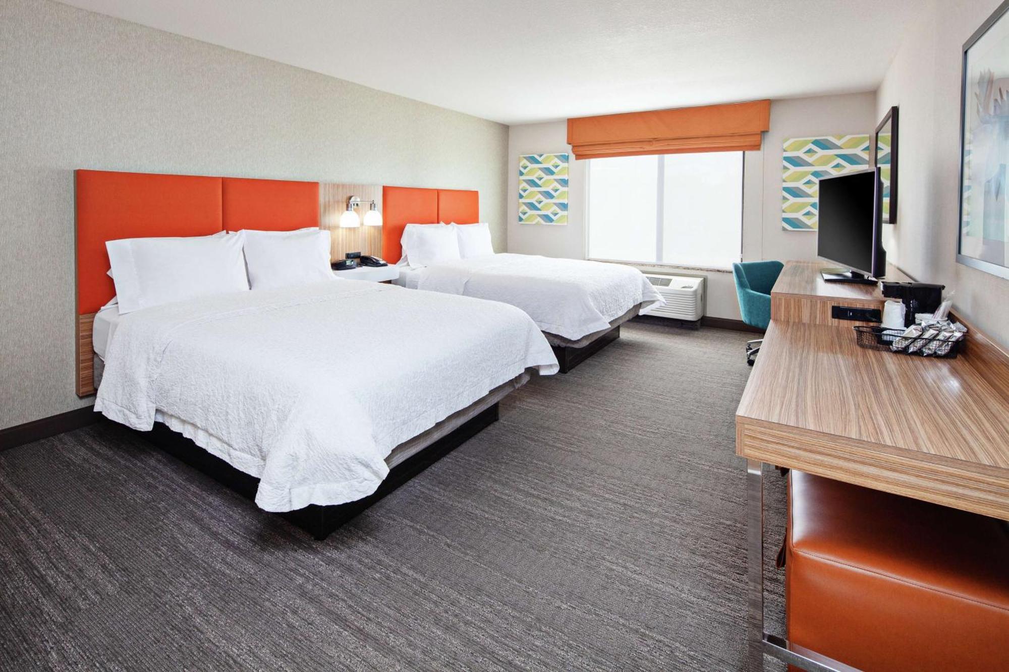 Hampton Inn & Suites Chino Hills Exterior photo