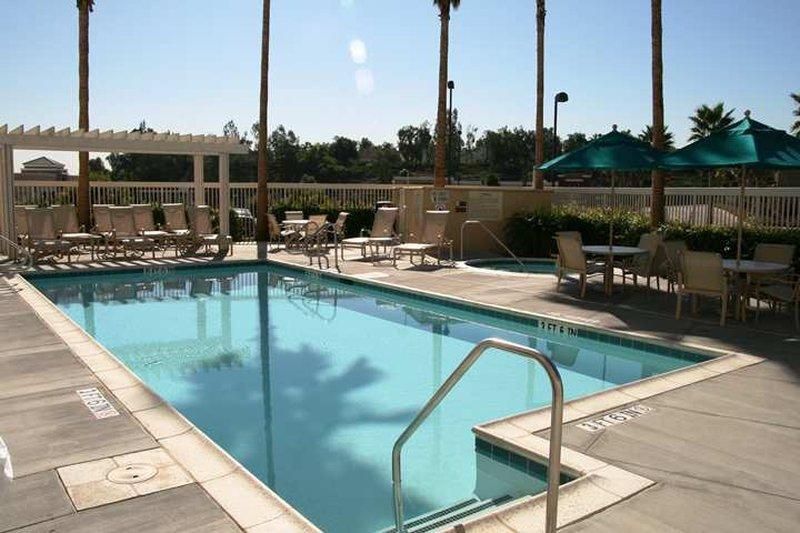 Hampton Inn & Suites Chino Hills Exterior photo