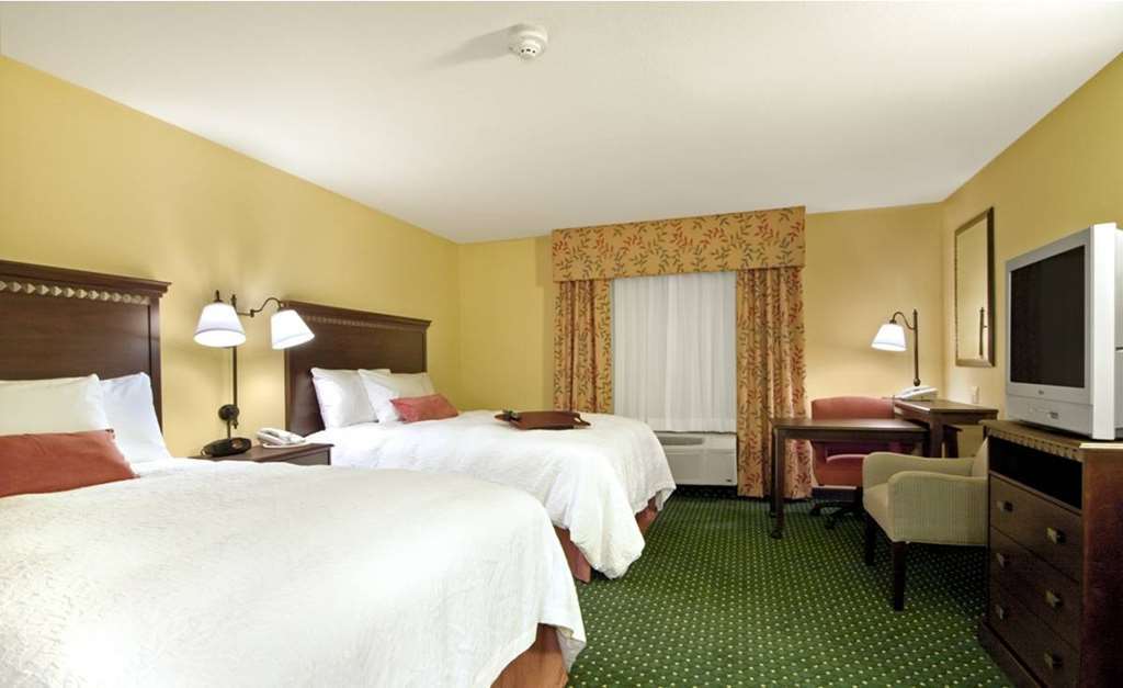 Hampton Inn & Suites Chino Hills Room photo